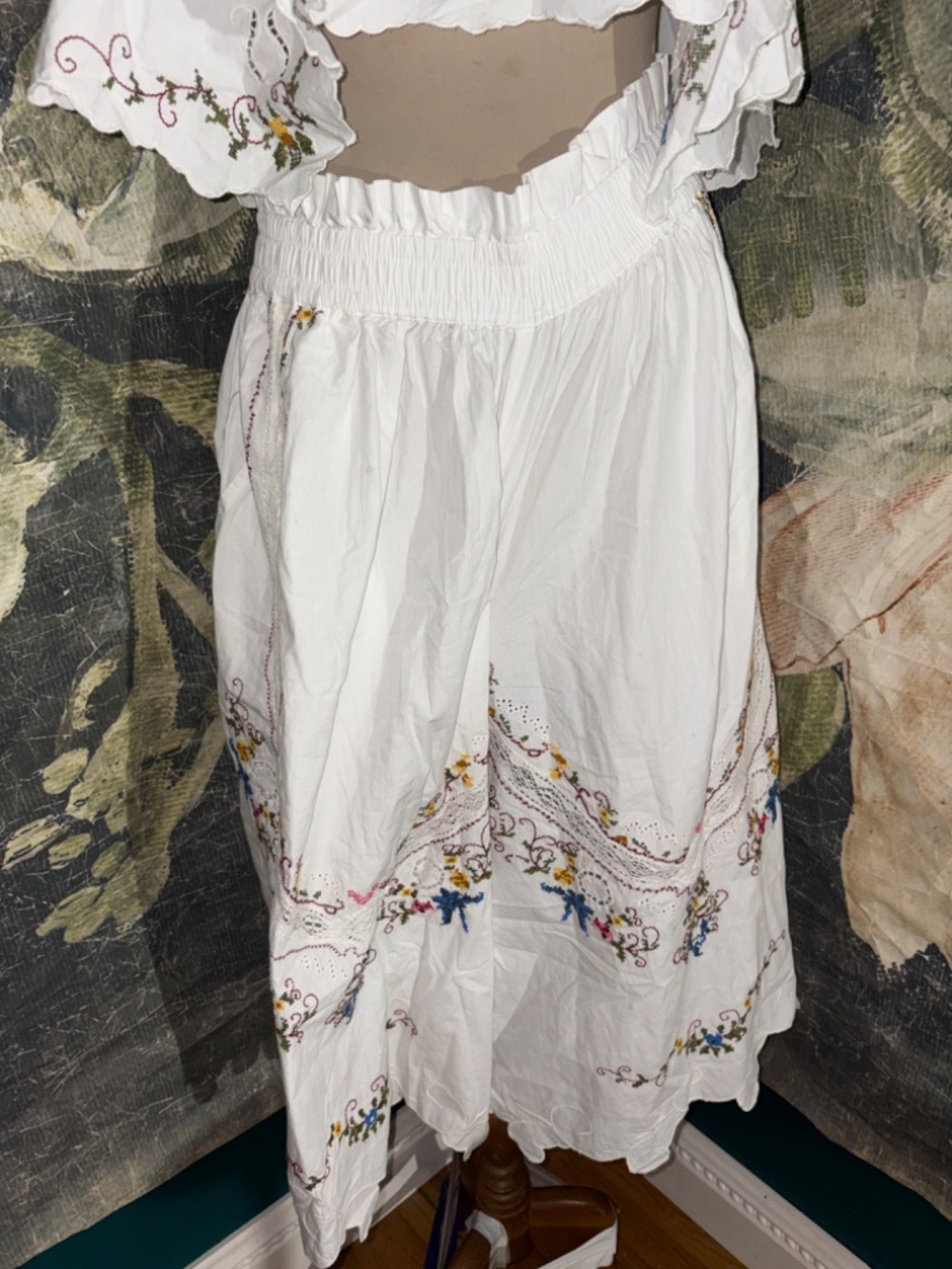 Anthropologie Embroidered Culottes and Hanky Crop Cutwork Tank - Picture 4 of 7